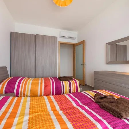 公寓 Seafront Luxury Incl Pool 斯利马